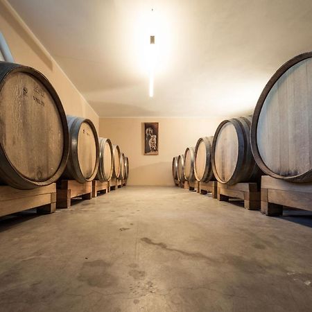 הוילה אפיאנו סולה סטרדה דל וינו Weingut Dona מראה חיצוני תמונה